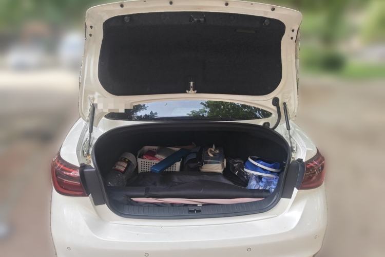 Used Infiniti Q50L 2018 2.0T Enjoyment Version China V Standard Trunk