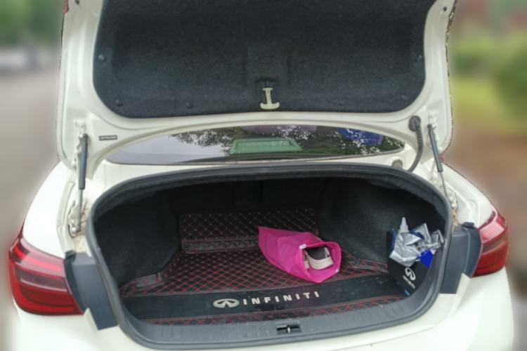 Used Infiniti Q50L 2018 2.0T Enjoyment Version China VI Standard Trunk