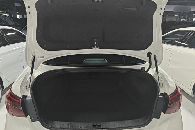 Used Infiniti Q50L 2018 2.0T Enjoyment Edition China V standard Trunk