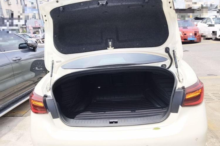 Used Infiniti Q50L 2018 2.0T Enjoyment Version China VI Standard Trunk