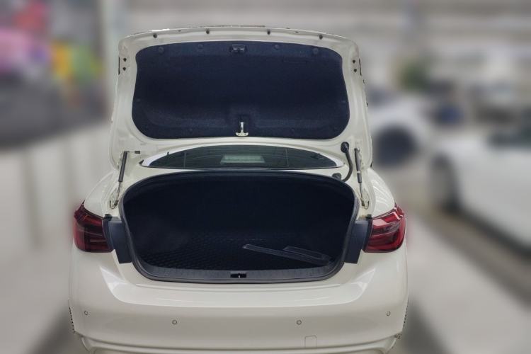 Used Infiniti Q50L 2018 2.0T Comfort Edition China VI Standard Trunk