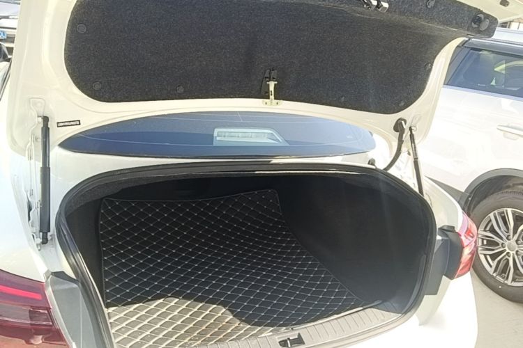 Used Infiniti Q50L 2018 2.0T Comfort Edition China V Standard Trunk