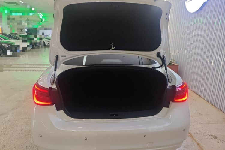 Used Infiniti Q50L 2018 2.0T Comfort Edition China VI Standard Trunk