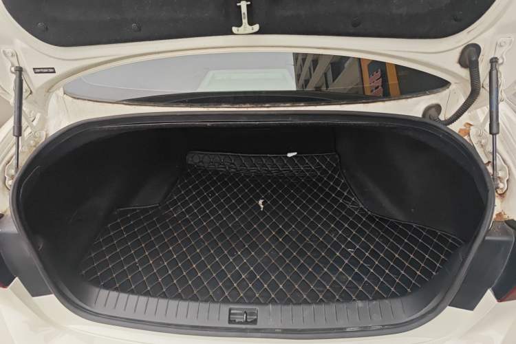 Used Infiniti Q50L 2018 2.0T Enjoyment Version China VI Standard Trunk