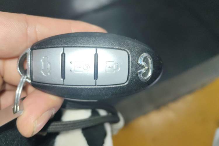 Used Infiniti Q50L 2018 2.0T Enjoyment Version China V Standard Vehicle Key