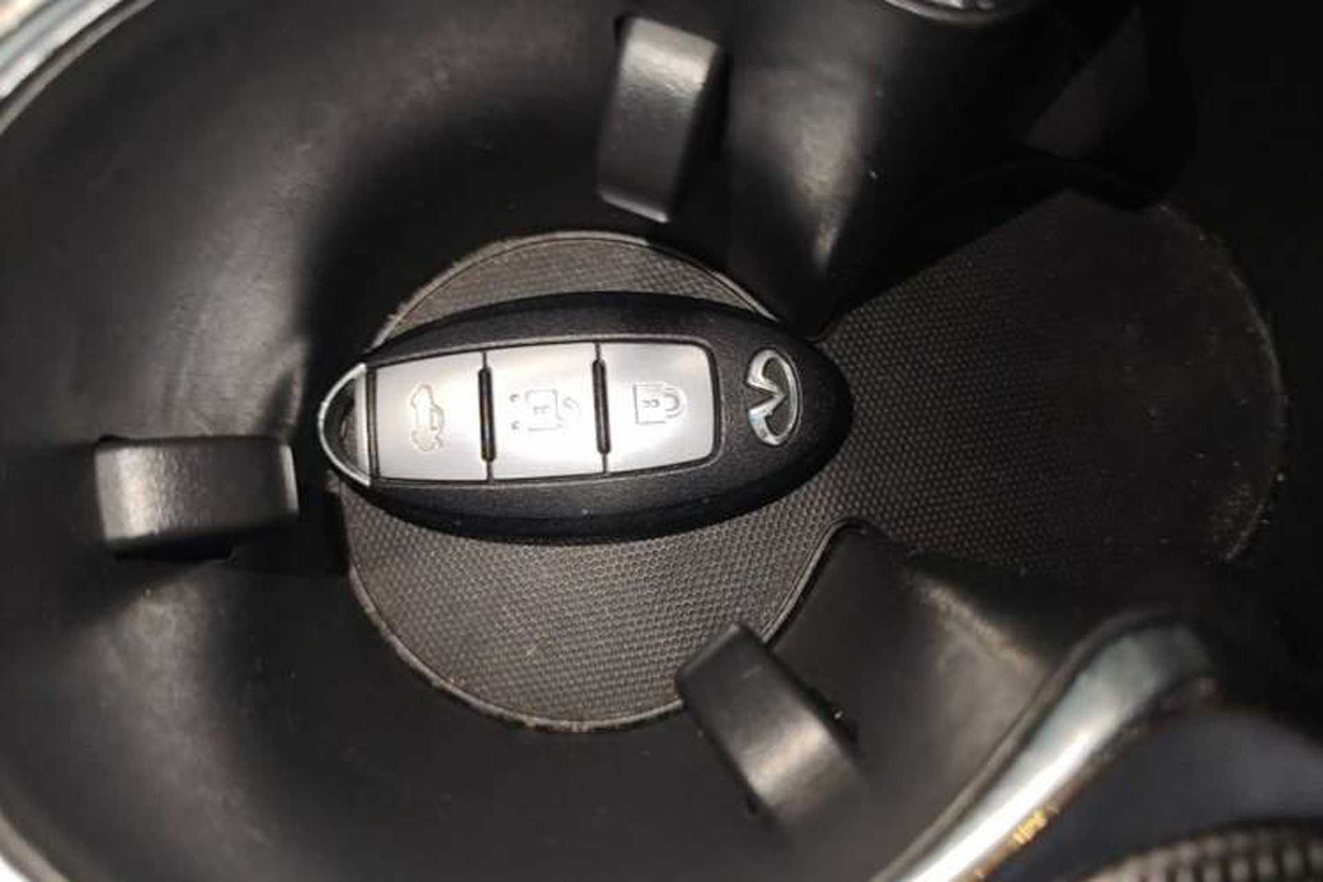 Used Infiniti Q50L 2018 2.0T Enjoyment Version China VI Standard Vehicle Key