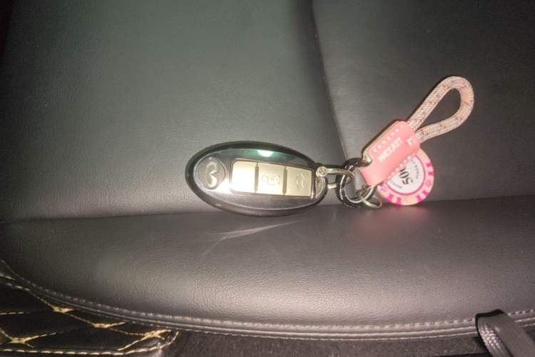 Used Infiniti Q50L 2018 2.0T Comfort Edition China VI Standard Vehicle Key