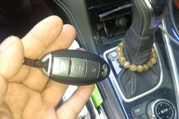 Used Infiniti Q50L 2018 2.0T Comfort Edition China VI Standard Vehicle Key