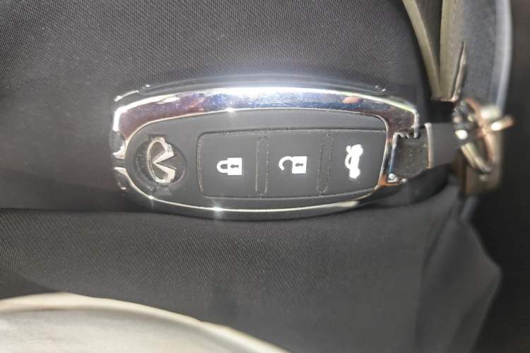 Used Infiniti Q50L 2018 2.0T Enjoyment Version China V Standard Vehicle Key