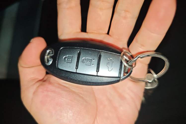Used Infiniti Q50L 2018 2.0T Enjoyment Version China VI Standard Vehicle Key
