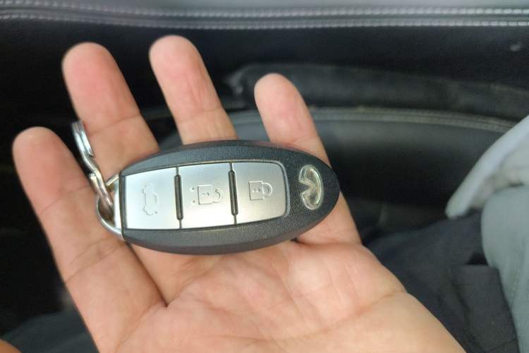 Used Infiniti Q50L 2018 2.0T Enjoyment Edition China V standard Vehicle Key