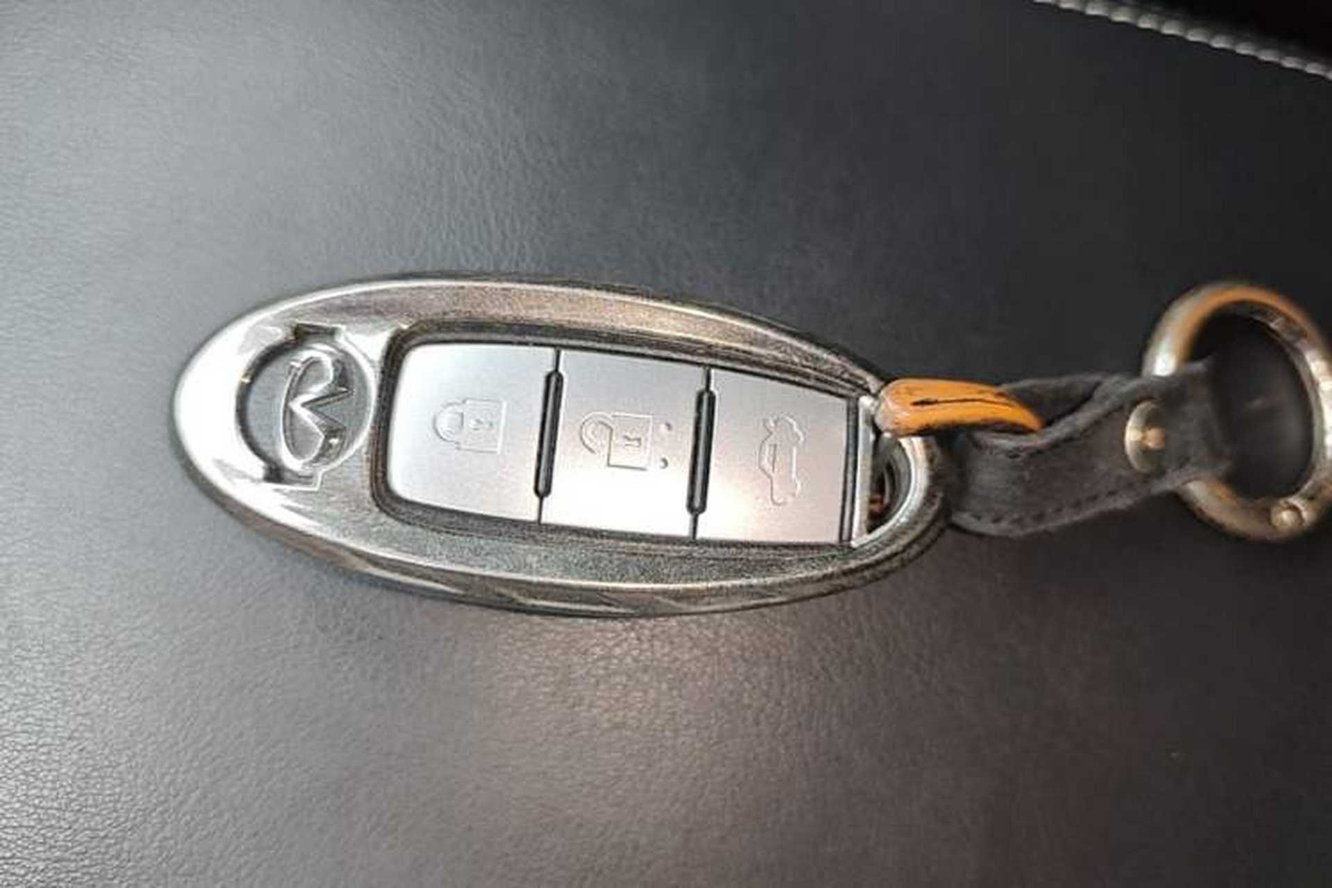 Used Infiniti Q50L 2018 2.0T Enjoyment Version China VI Standard Vehicle Key