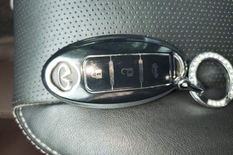 Used Infiniti Q50L 2018 2.0T Enjoyment Version China VI Standard Vehicle Key