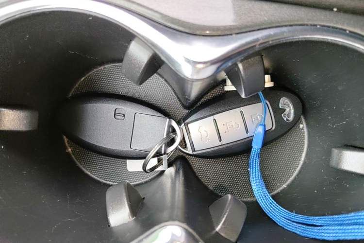 Used Infiniti Q50L 2018 2.0T Comfort Edition China V Standard Vehicle Key