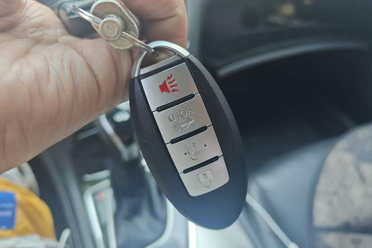 Used Infiniti Q50L 2018 2.0T Enjoyment Version China VI Standard Vehicle Key