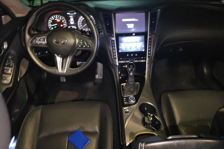 Used Infiniti Q50L 2019 2.0T 30th Anniversary Limited Edition Center Console