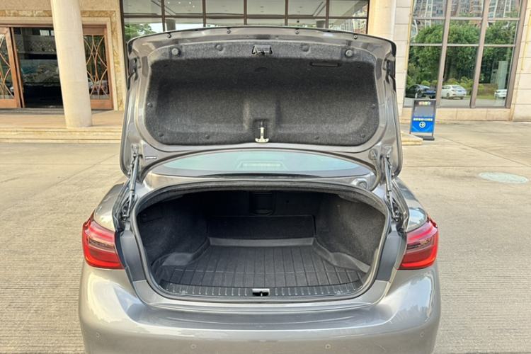 Used Infiniti Q50L 2019 2.0T 30th Anniversary Limited Edition Interior 5