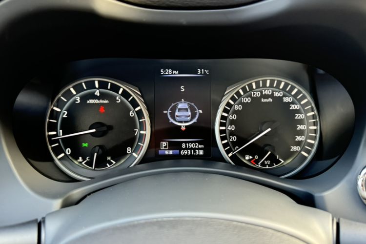 Used Infiniti Q50L 2019 2.0T 30th Anniversary Limited Edition Odometer Close Up