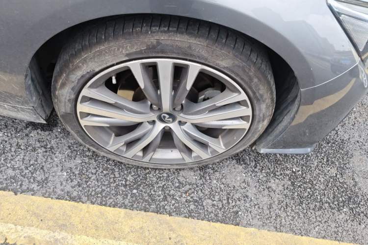 Used Infiniti Q50L 2019 2.0T 30th Anniversary Limited Edition Right Front Wheel Hub