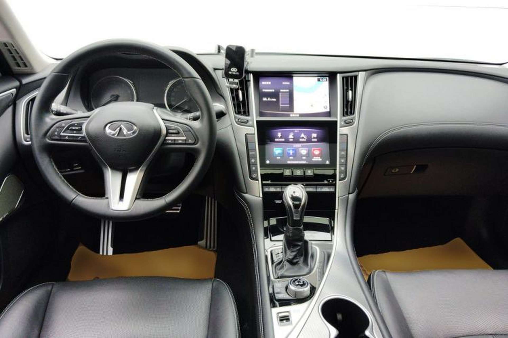Used Infiniti Q50L 2019 2.0T 30th Anniversary Limited Edition Center Console