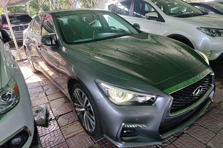Used Infiniti Q50L 2019 2.0T 30th Anniversary Limited Edition Front Right 45 Deg
