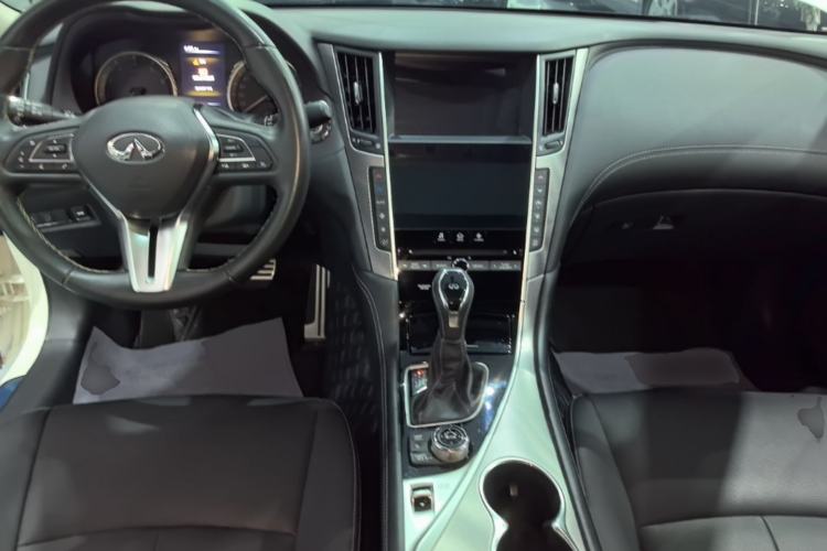 Used Infiniti Q50L 2019 2.0T 30th Anniversary Limited Edition Center Console