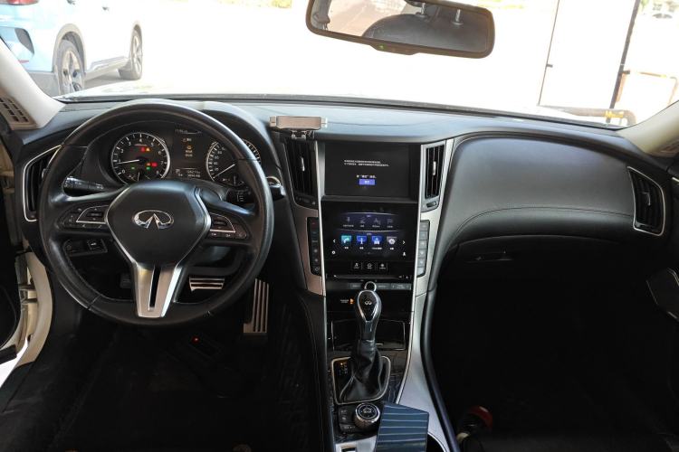 Used Infiniti Q50L 2019 2.0T 30th Anniversary Limited Edition Center Console