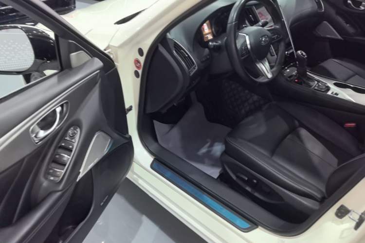 Used Infiniti Q50L 2019 2.0T 30th Anniversary Limited Edition Driver Seat