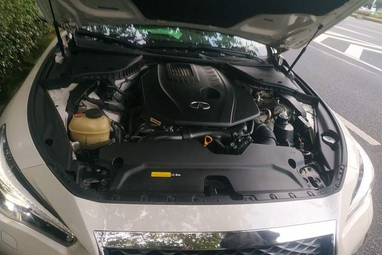 Used Infiniti Q50L 2019 2.0T 30th Anniversary Limited Edition Engine Bay