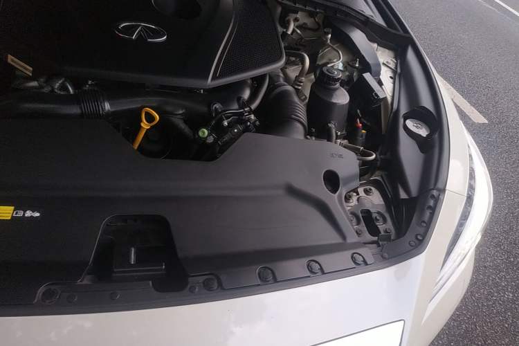 Used Infiniti Q50L 2019 2.0T 30th Anniversary Limited Edition Engine Bay Left