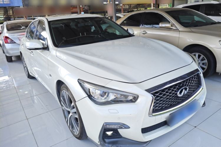 Used Infiniti Q50L 2019 2.0T 30th Anniversary Limited Edition Front Right 45 Deg