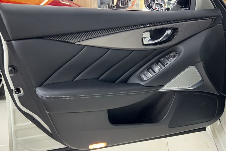 Used Infiniti Q50L 2019 2.0T 30th Anniversary Limited Edition Interior 4