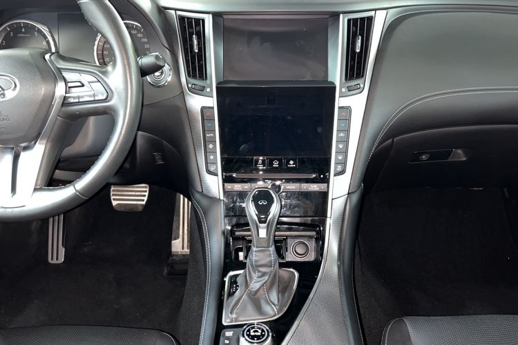 Used Infiniti Q50L 2019 2.0T 30th Anniversary Limited Edition Interior 9