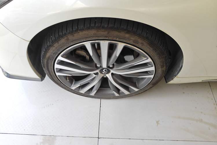 Used Infiniti Q50L 2019 2.0T 30th Anniversary Limited Edition Left Front Wheel Hub