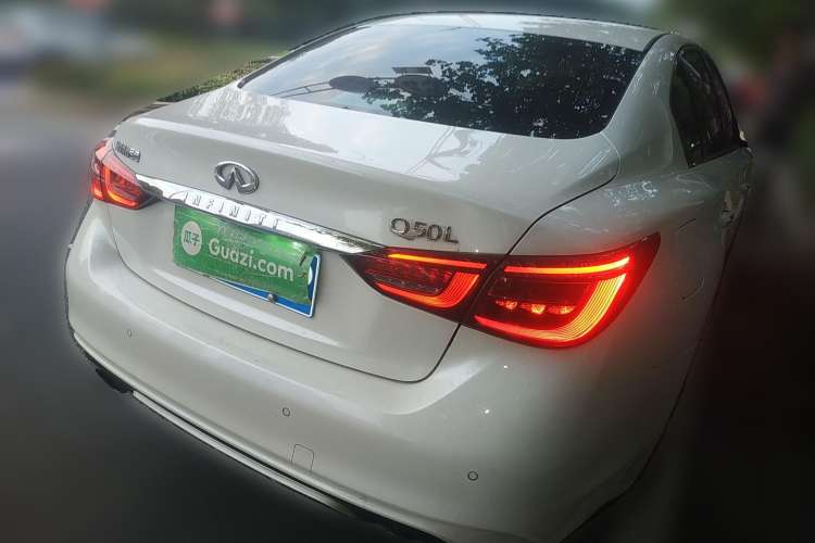 Used Infiniti Q50L 2019 2.0T 30th Anniversary Limited Edition Rear Right 45 Deg
