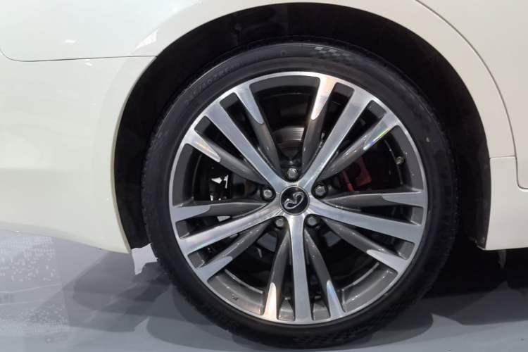 Used Infiniti Q50L 2019 2.0T 30th Anniversary Limited Edition Right Rear Wheel Hub