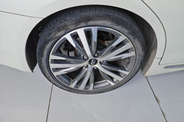 Used Infiniti Q50L 2019 2.0T 30th Anniversary Limited Edition Right Rear Wheel Hub