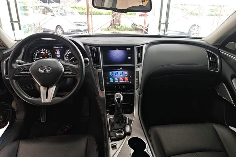 Used Infiniti Q50L 2021 2.0T Enjoyment Edition Center Console