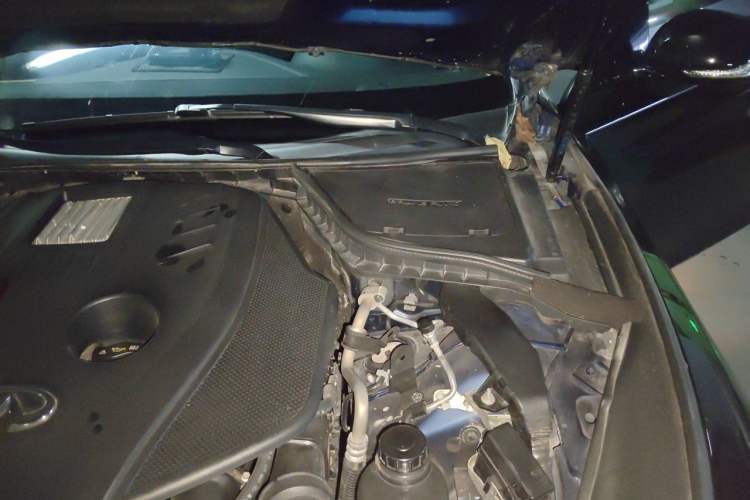 Used Infiniti Q50L 2021 2.0T Enjoyment Edition Engine Bay Left