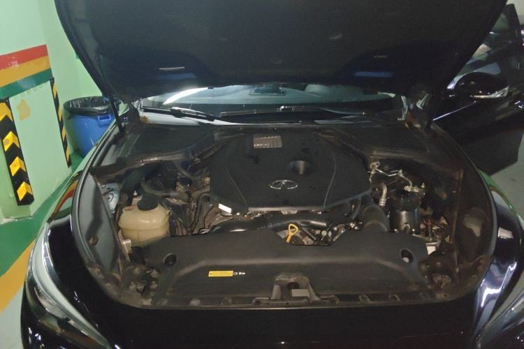 Used Infiniti Q50L 2021 2.0T Enjoyment Edition Engine Bay