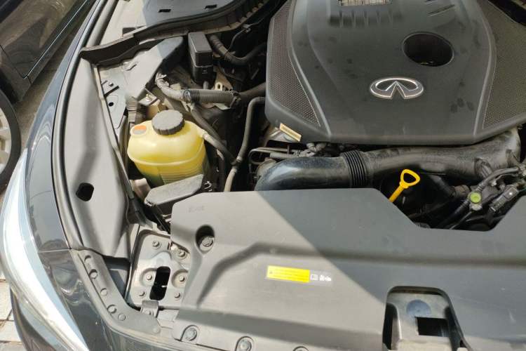 Used Infiniti Q50L 2021 2.0T Enjoyment Sport Edition Engine Bay Right