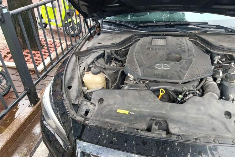 Used Infiniti Q50L 2021 2.0T Enjoyment Edition Engine Bay Right