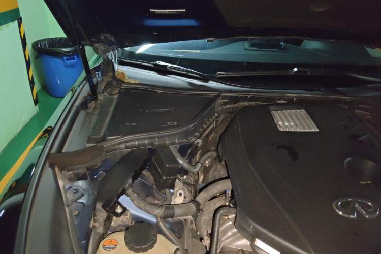 Used Infiniti Q50L 2021 2.0T Enjoyment Edition Engine Bay Right