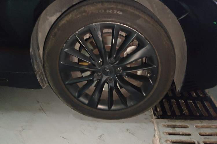 Used Infiniti Q50L 2021 2.0T Enjoyment Edition Right Front Wheel Hub