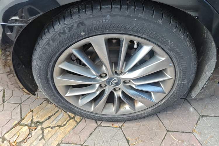 Used Infiniti Q50L 2021 2.0T Enjoyment Edition Right Rear Wheel Hub