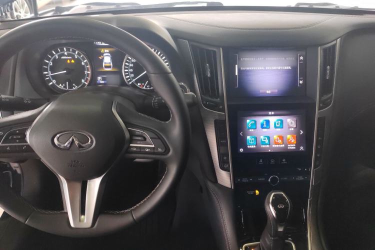 Used Infiniti Q50L 2021 2.0T Enjoyment Edition Center Console