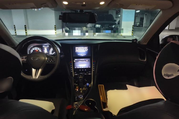 Used Infiniti Q50L 2021 2.0T Comfort Edition Center Console