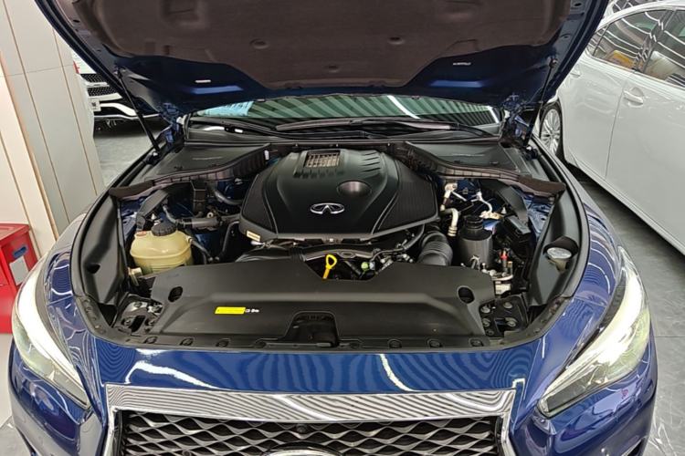 Used Infiniti Q50L 2021 2.0T Enjoyment Edition Engine Bay