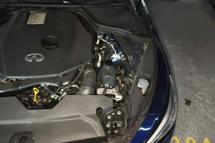 Used Infiniti Q50L 2021 2.0T Comfort Edition Engine Bay Left