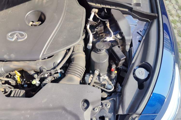 Used Infiniti Q50L 2021 2.0T Enjoyment Edition Engine Bay Left